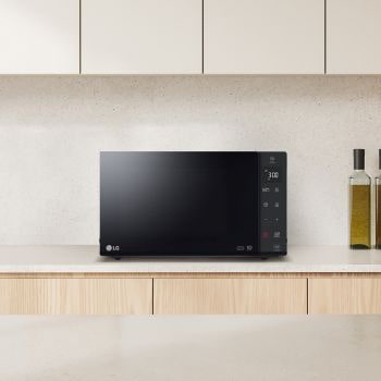 Foto ambientata microonde MH7235GPS